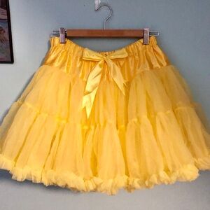 Unworn Yellow Ruffled Retro Kawaii Crinoline Petticoat